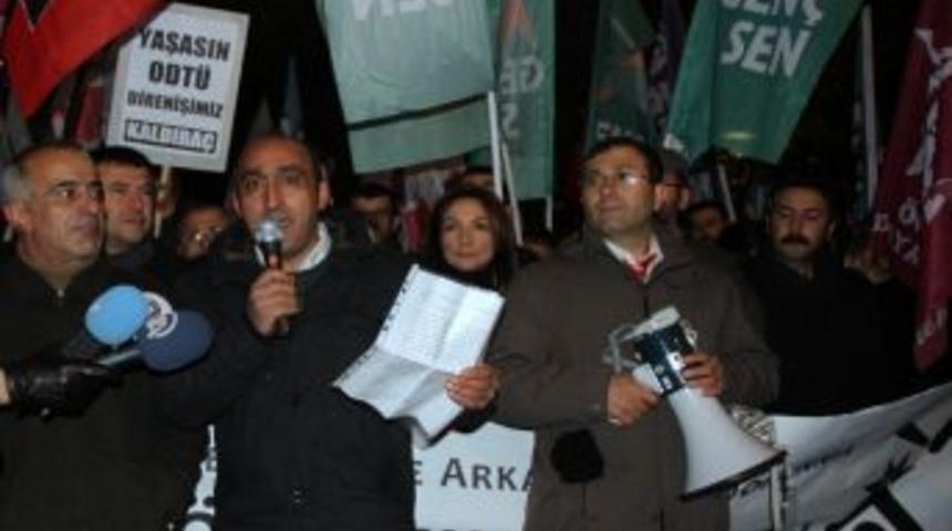 Odt&uuml;&rsquo;l&uuml; &Ouml;ğrencilere Şafak Baskını Ankara&rsquo;da Protesto Edildi