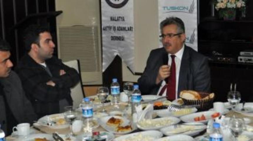 Ahmet Ceyhan: Sağlıksız Binalar Kanunlar &Ccedil;er&ccedil;evesinde D&ouml;n&uuml;ş&uuml;yor