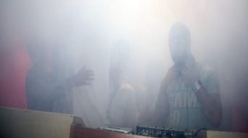 (&ouml;zel Haber) Dj Tabut İ&ccedil;inde Sahneye Geldi