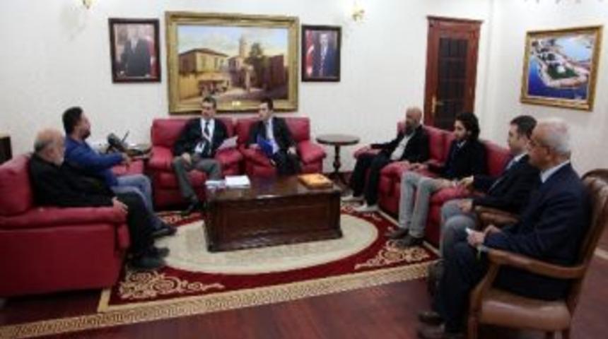 Katarlı İş Adamından Sığınmacıların Kampına 5 Milyon Liralık Yardım