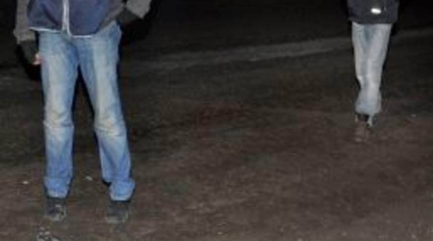 Esrarı Attı Ama Yakalanmaktan Kurtulamadı