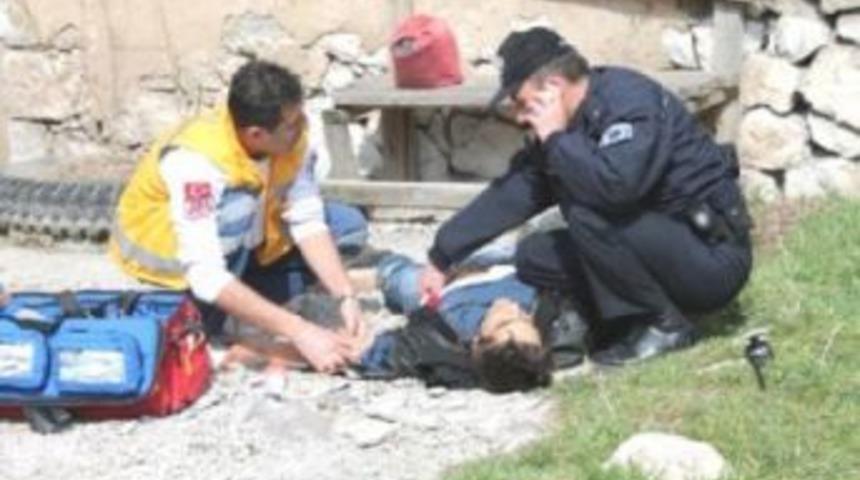 "Omuz Atma" Kavgasında 3 Kişi Bı&ccedil;aklandı