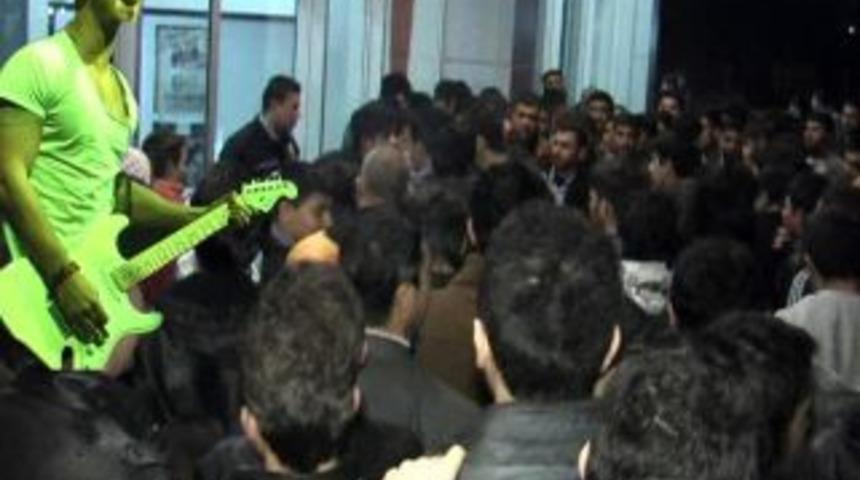 Urfa&rsquo;da Konser İzdihamı