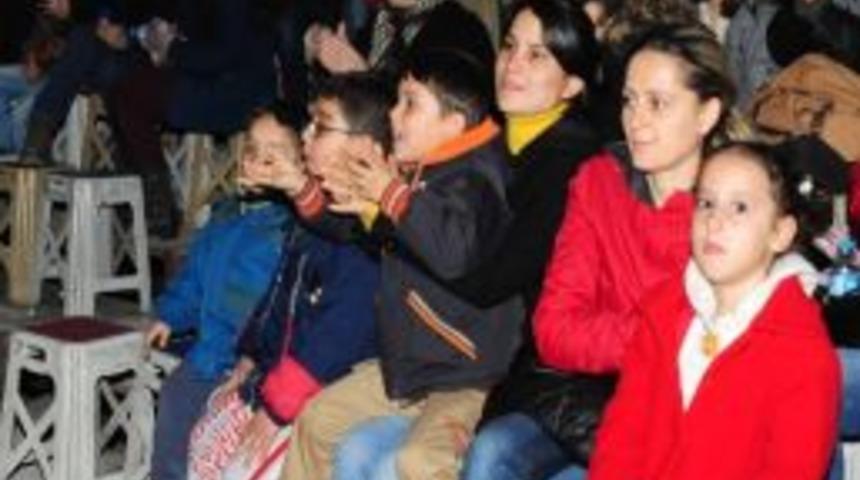 Bal&ccedil;ovalı &Ccedil;ocukların Sirk Heyecanı
