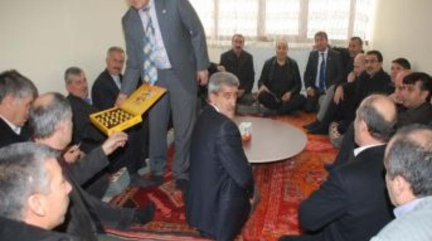 Milletvekili Işık, Muhtarlar Derneği&rsquo;ni Ziyaret Etti