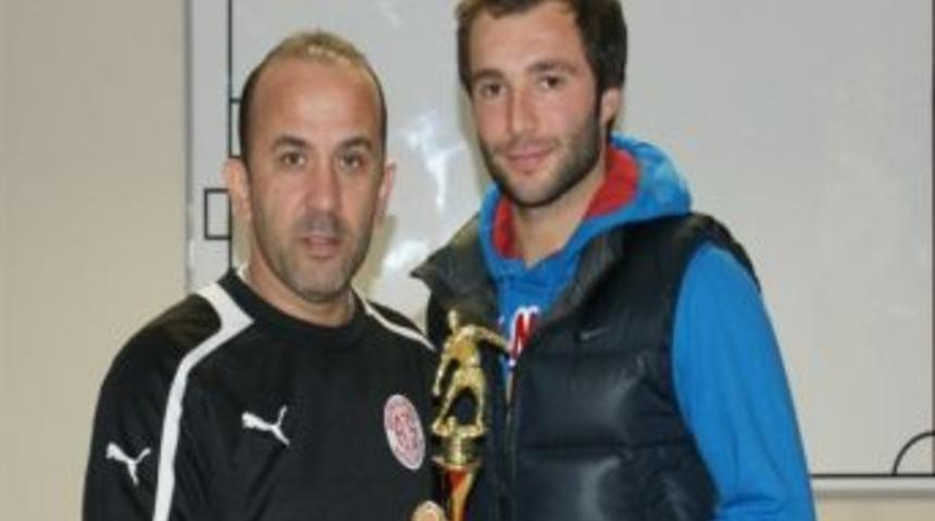 Murat Akın Antalyaspor'dan Ayrıldı