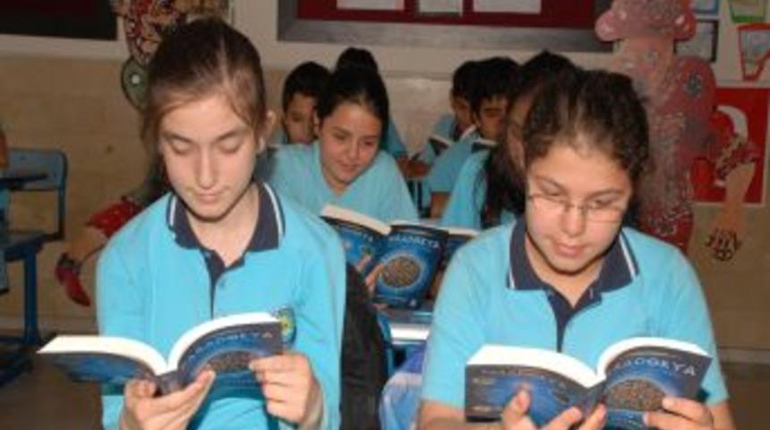 Bahar Koleji Her Eve Bir K&uuml;t&uuml;phane Kuruyor