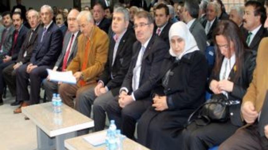 İ&ccedil;işleri Bakanı İdris Naim Şahin: