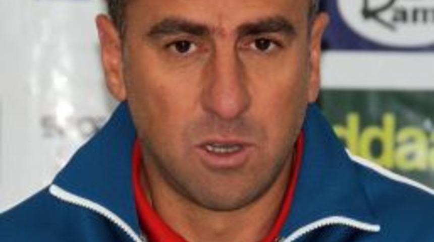 Akhisarspor Ilk Devrede Sahasında Galibiyet Sevinci Yaşatamadı