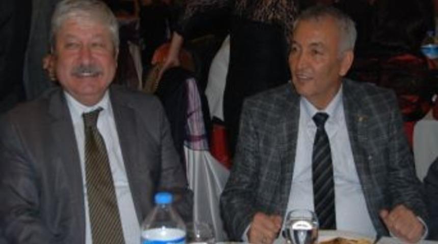 Akaydın&rsquo;dan Kazma K&uuml;rek Eylemine Destek
