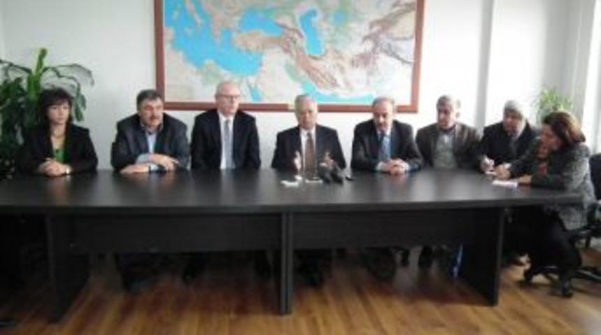 Chp'li Loğoğlu, Eskişehir'de Ter&ouml;r Konulu Konferansa Katıldı