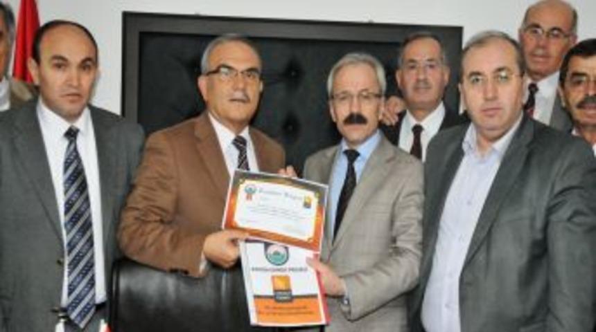 Askıda Ekmek Uygulamasına KADEF 20 Bin Ekmekle Destek Verdi