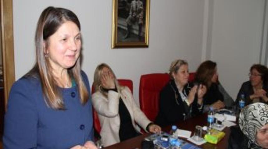 Bayan Demirtaş D&ouml;rt Mahalleyi Misafir Etti