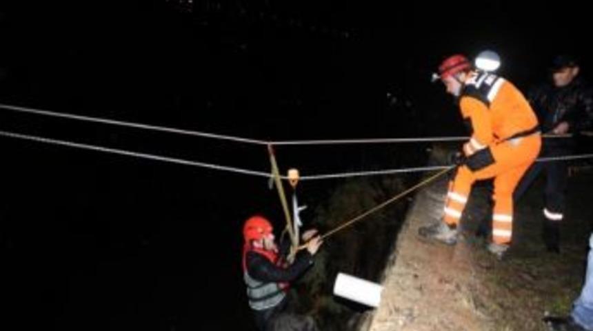 Artvin'de Gece Arama-kurtarma Tatbikatı Yapıldı