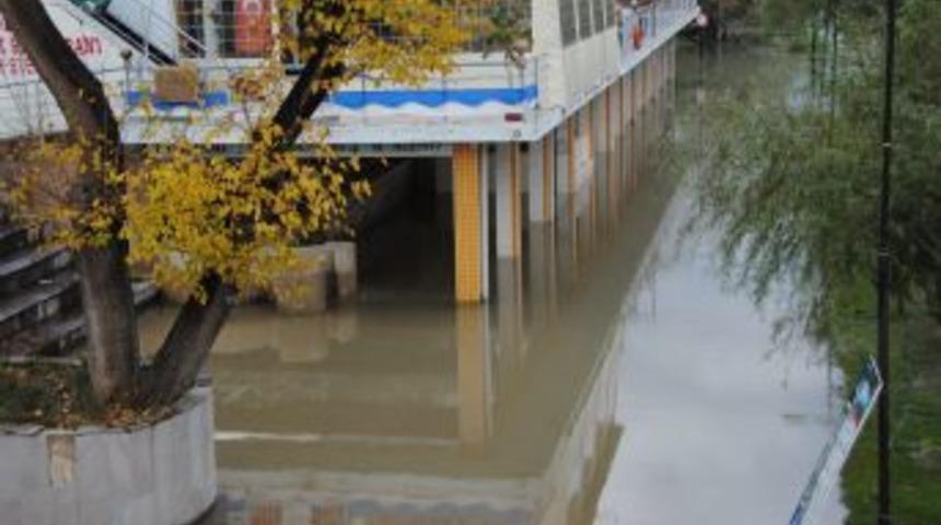 Mekteplioğlu: Naras Barajı Su Tutunca Taşkınlar Sona Erecek