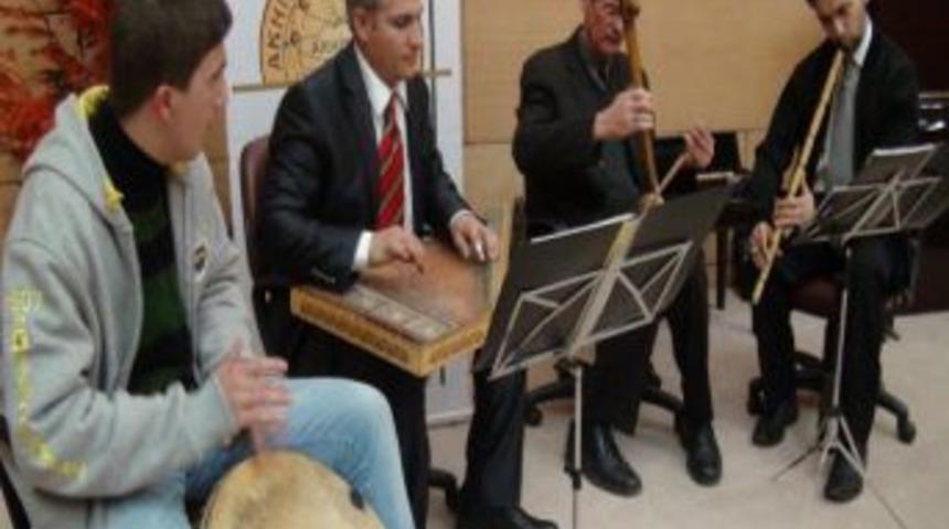 Akhisar'da Altın Fır&ccedil;alar Sergisi A&ccedil;ıldı