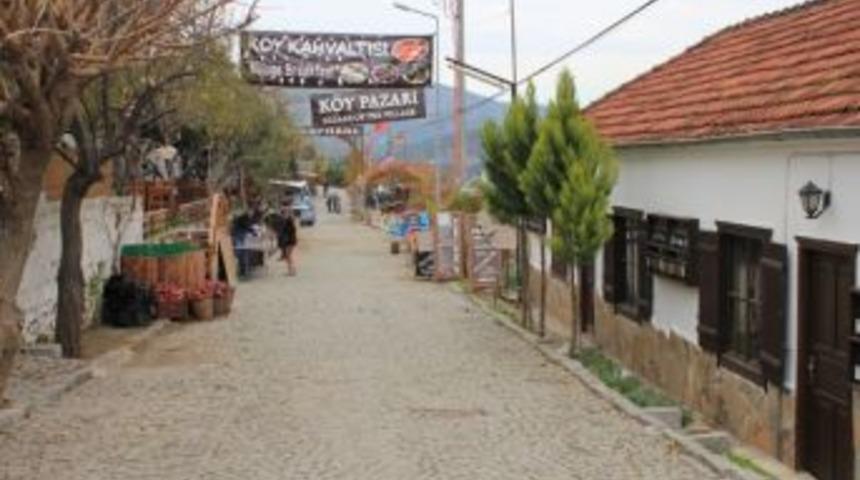 Şirince'de G&uuml;n Sakin Ge&ccedil;iyor