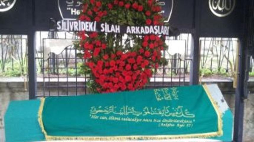 Balyoz Tutuklusu Annesini Asker Selamıyla Uğurladı