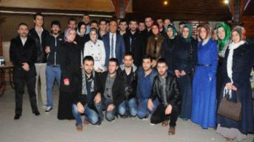 Gen&ccedil;, Gen&ccedil;lerle Bir Araya Geldi