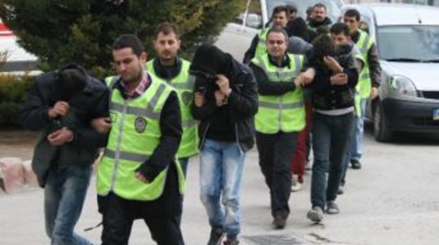 Bir Gecede 11 Hırsız Yakalandı