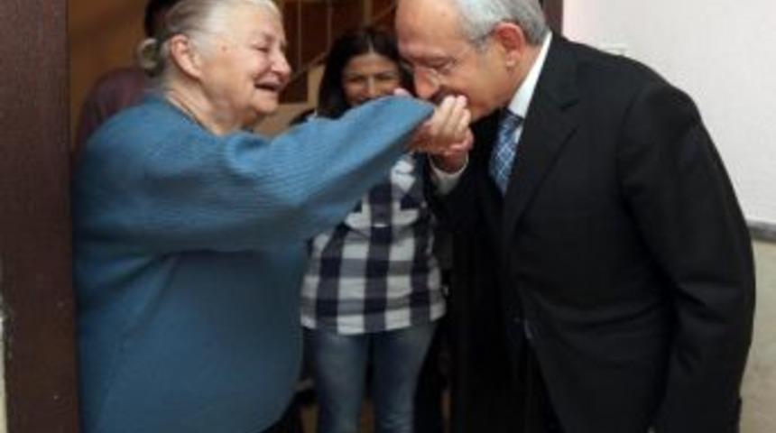 Kılı&ccedil;daroğlu&rsquo;ndan Kendisine Mektup Yazan Ş&uuml;kr&uuml;ye Nineye S&uuml;rpriz Ziyaret