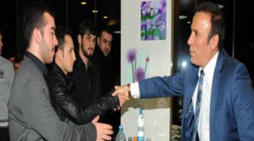 Başkan Gen&ccedil;: Başbakan Bu &Uuml;lke I&ccedil;in Şans