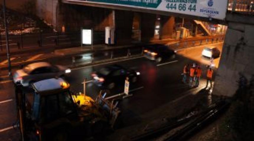 Talatpaşa K&ouml;pr&uuml;s&uuml;'n&uuml;n Yıkımına Başlandı