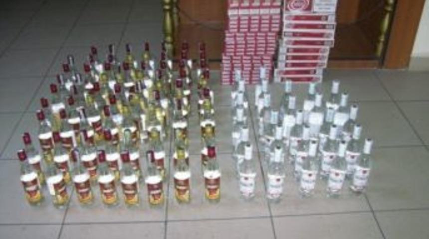 Kağızman'da Ka&ccedil;ak sigara ve i&ccedil;ki yakalandı!