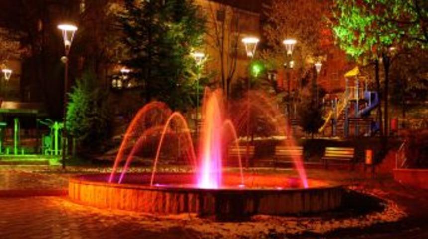 Mamak Belediyesi'nden Parklara &Ouml;zel Aydınlatma