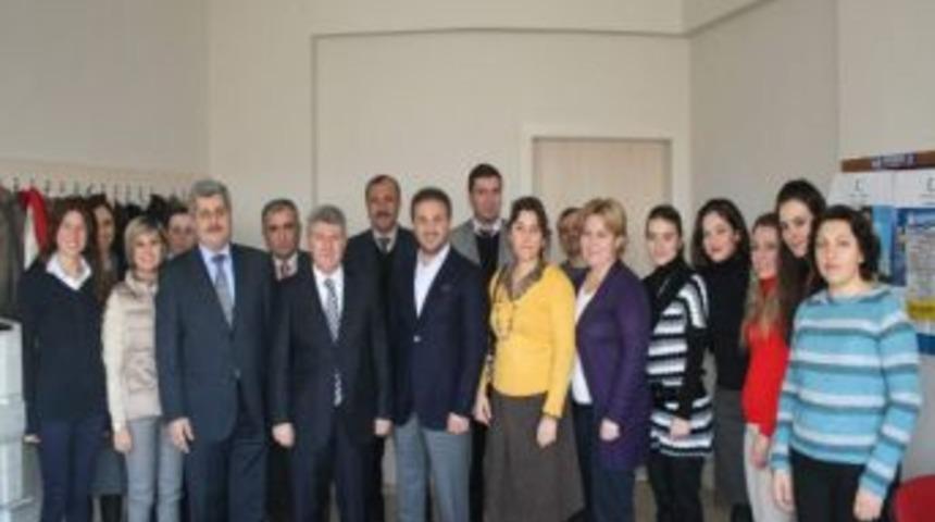 G&uuml;lsar'dan Necdet Coşkun&uuml;zer İlkokulu'na Ziyaret