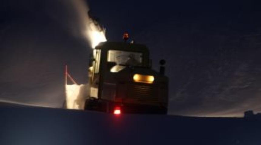 2200 Rakımda Karla M&uuml;cadele