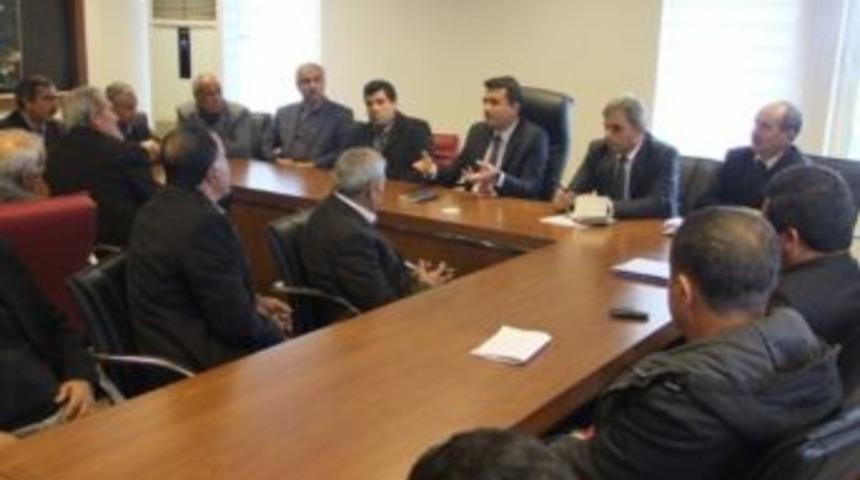 Halfeti Kaymakamı Keklik, K&ouml;y Muhtarlarıyla G&ouml;r&uuml;şt&uuml;