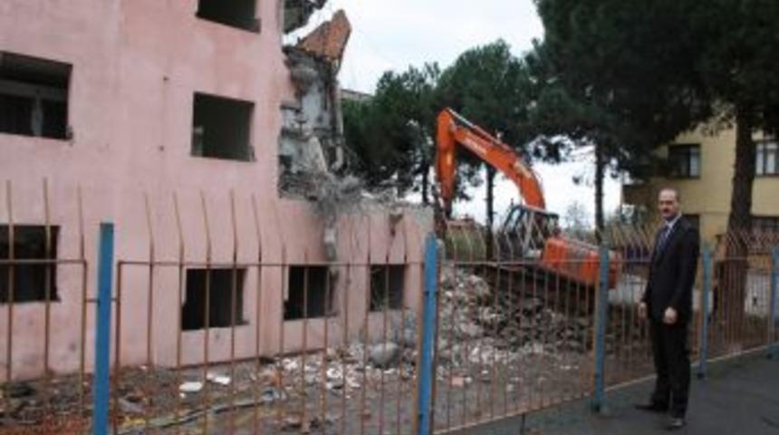 Eski Hastanenin Yıkım Işlemleri Başladı