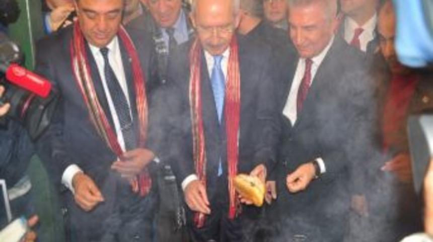 Kılı&ccedil;daroğlu'nun Hamsi Keyfi