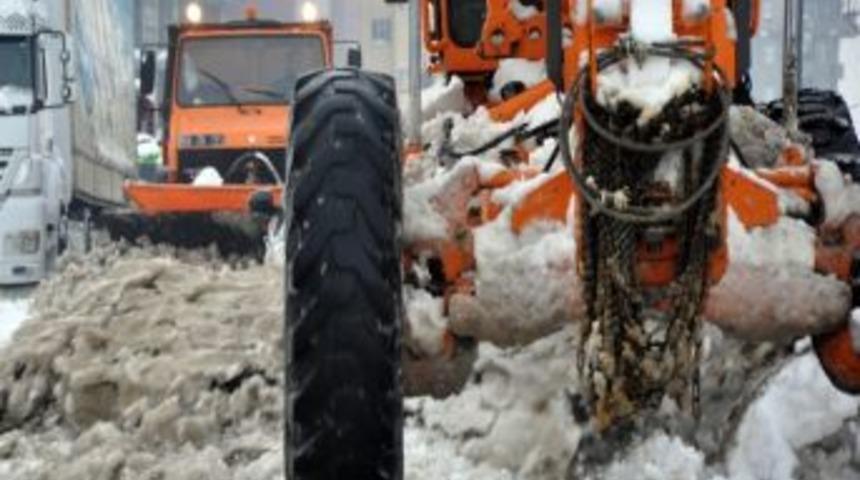 Y&uuml;ksekova İl&ccedil;esinde Eğitime Yarın Devam Edilecek