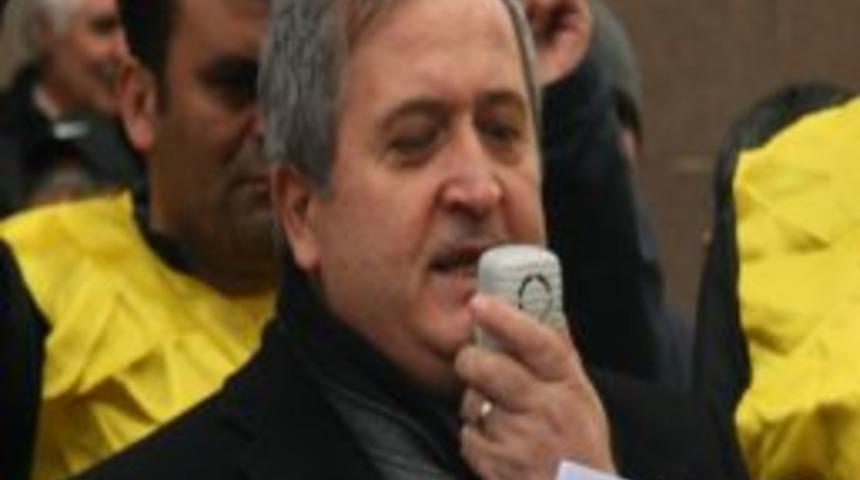 Eğitim-sen &Uuml;yeleri, 2013 Yılı Merkezi B&uuml;t&ccedil;eyi Protesto Etti