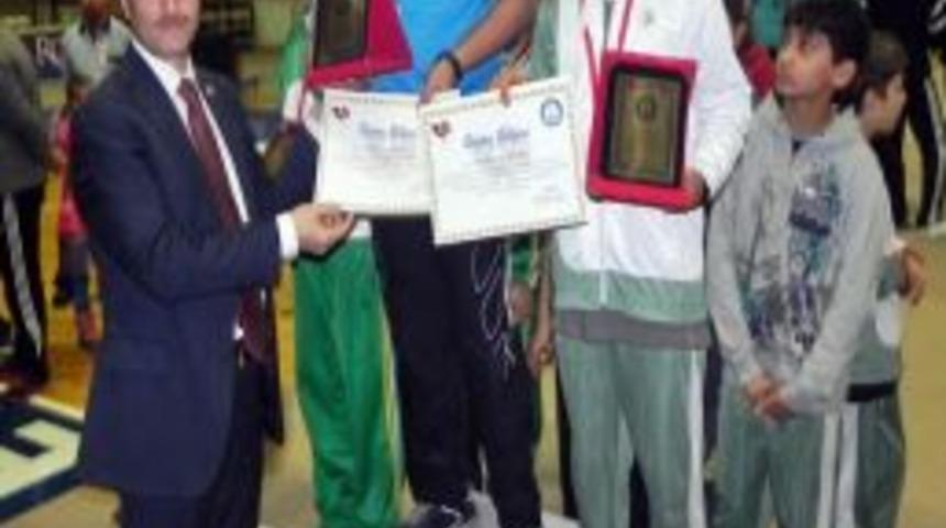 Emine Nakıboğlu, Masa Tenisinde Dereceleri Topladı