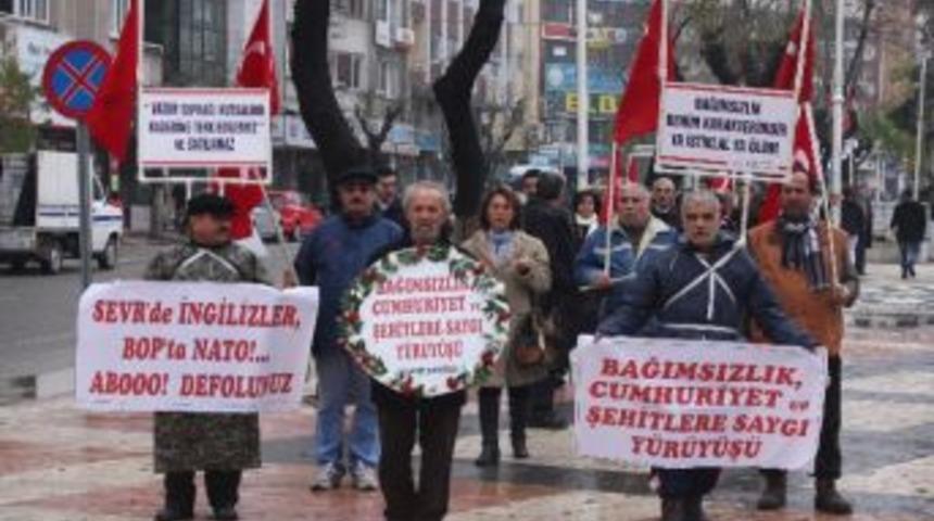 Gaziantep'te "şehitlere Saygı Ve Bağımsızlık Y&uuml;r&uuml;y&uuml;ş&uuml;" Yapıldı