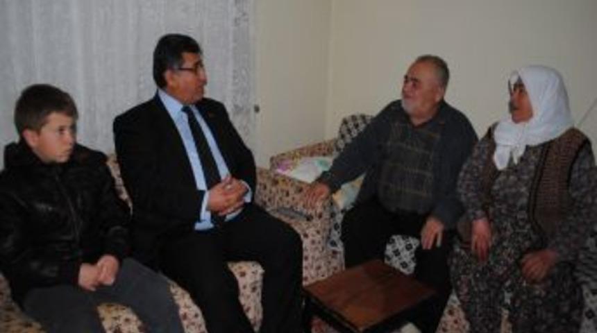 Kaymakam Bulgurlu, Şehit Ailelerini Ziyaret Ederek, Sorunlarını Dinliyor