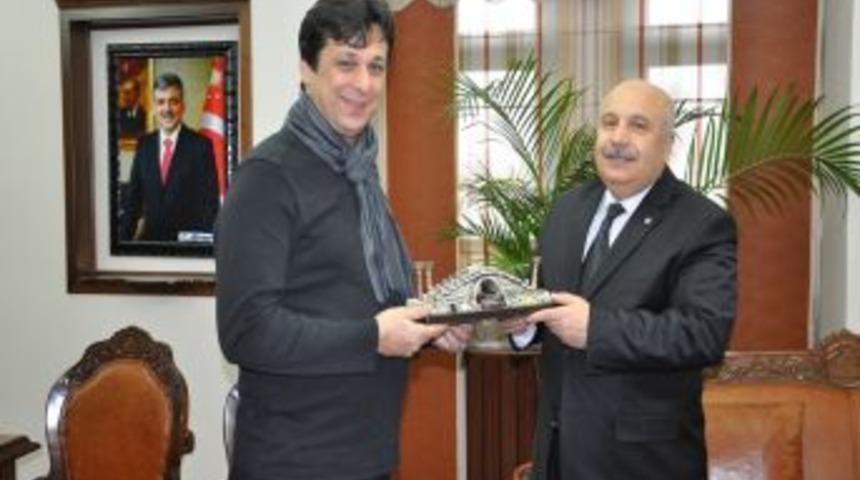 Recep Demirkaynak'tan Adıyaman &Uuml;niversitesi'nde Stand Up G&ouml;sterisi