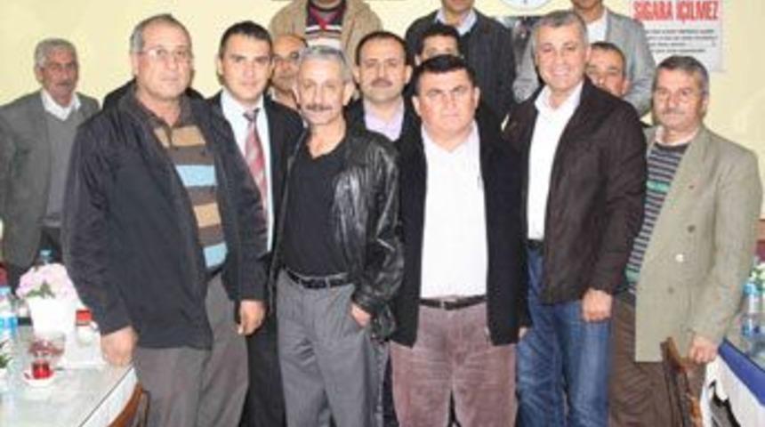 Muhtarlara k&ouml;fte piyaz partisi