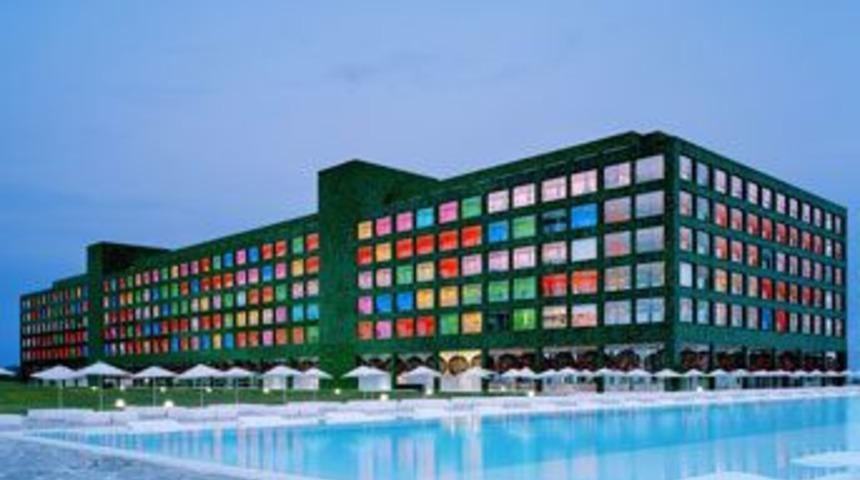 D&uuml;nyanın en seksi oteli satıldı