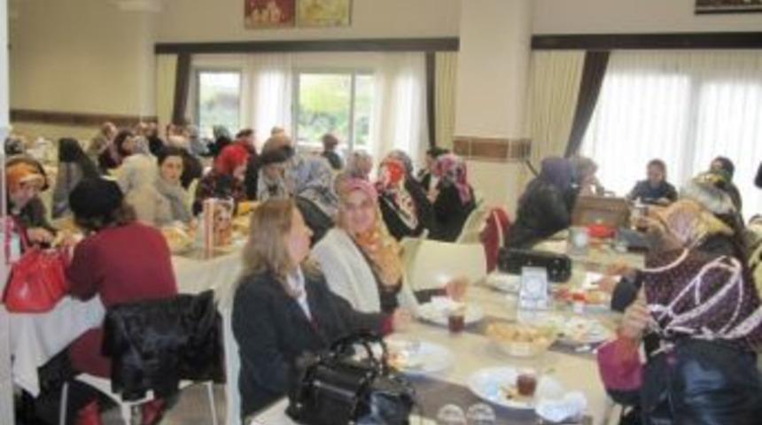 Yamanlar Koleji, &ldquo;anne Kahvaltısı&rdquo; Etkinliği D&uuml;zenledi