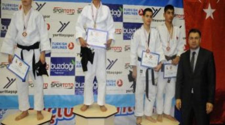 Judo&rsquo;nun Altın &Ccedil;ocuğu D&ouml;nmez