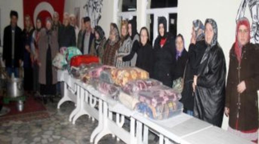 Bolvadin'de &lsquo;suriye'ye Her Evden Bir Battaniye&rsquo; Kampanyası