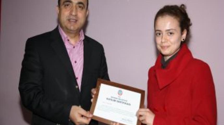 Huzurlu Aile Mutlu Evlilik Okulunda 80 Kursiyere Sertifika Verildi
