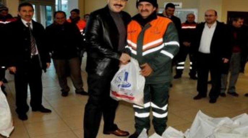 Başkan Ayaz'dan Personeline Yılbaşı Morali