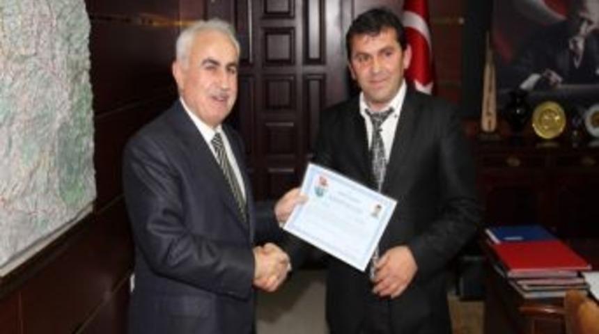 Tartışma Konusu Olan Projede Muhtarlara Başarı Belgesi Verildi