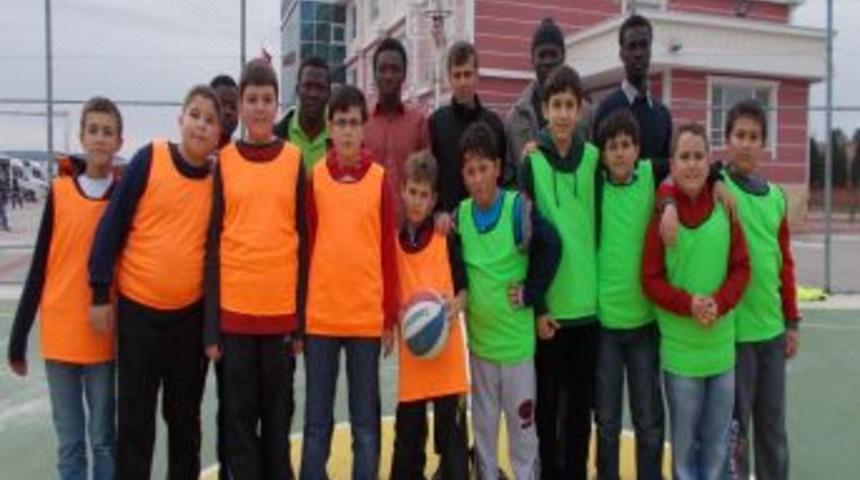 &Ouml;zel Piri Reis Koleji, Ganalı &Ouml;ğrencileri Misafir Etti