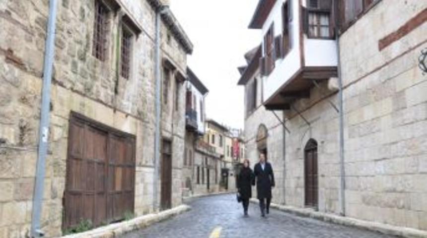 Tarsus Evlerindeki Restorasyon &Ccedil;alışmaları Hızlandırılıyor
